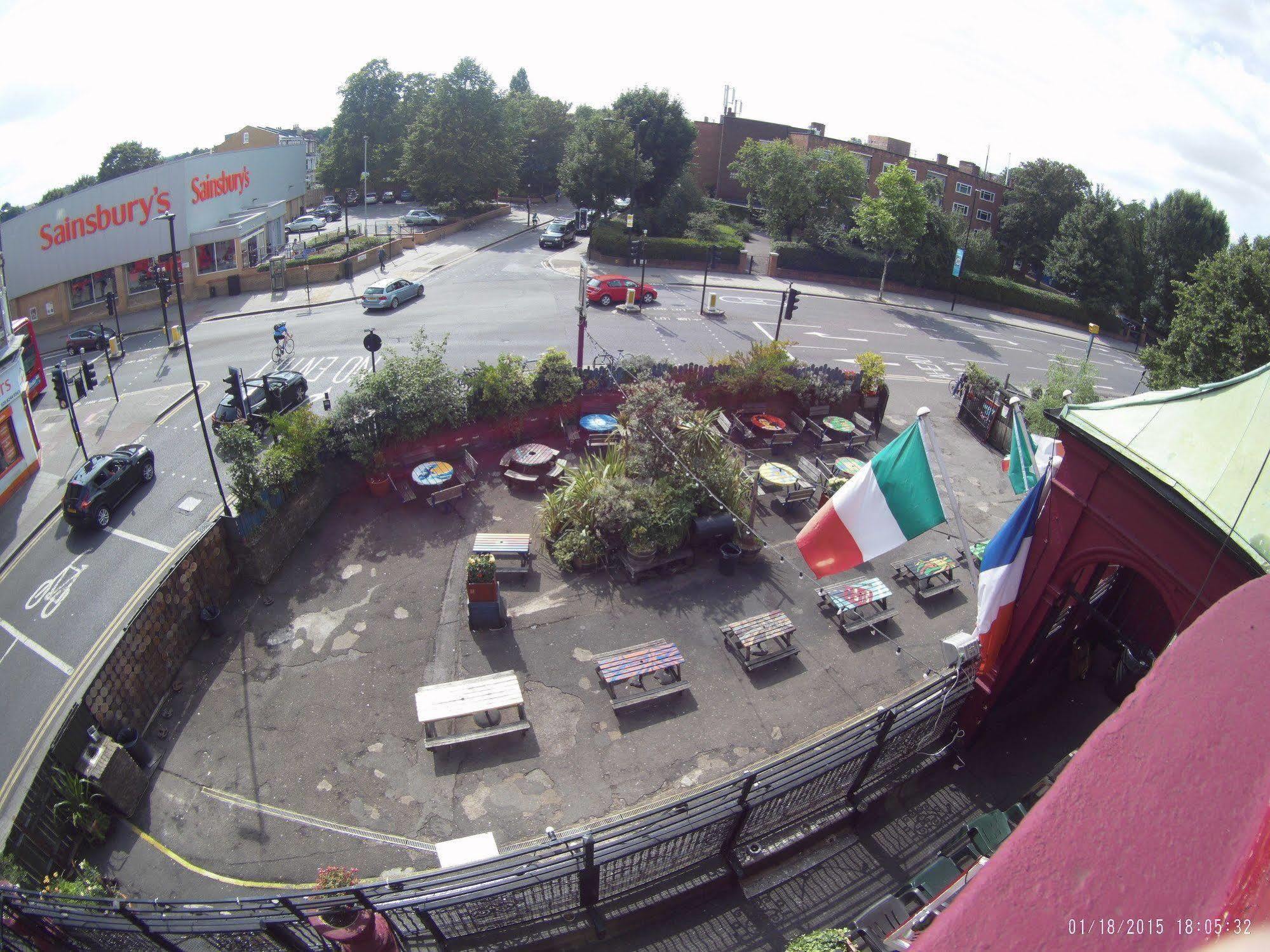 Hootananny Hostel