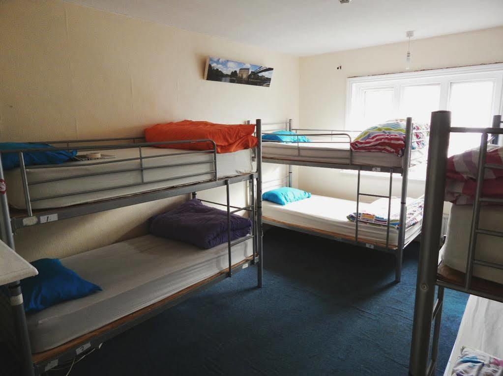 Hostel Hootananny London